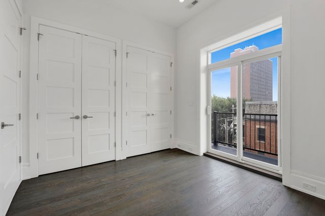 1404 W Chicago Avenue 4, Chicago, IL 60642