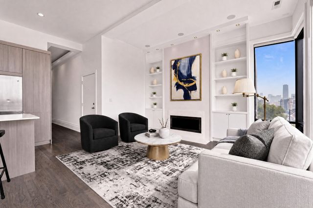 1404 W Chicago Avenue 4, Chicago, IL 60642