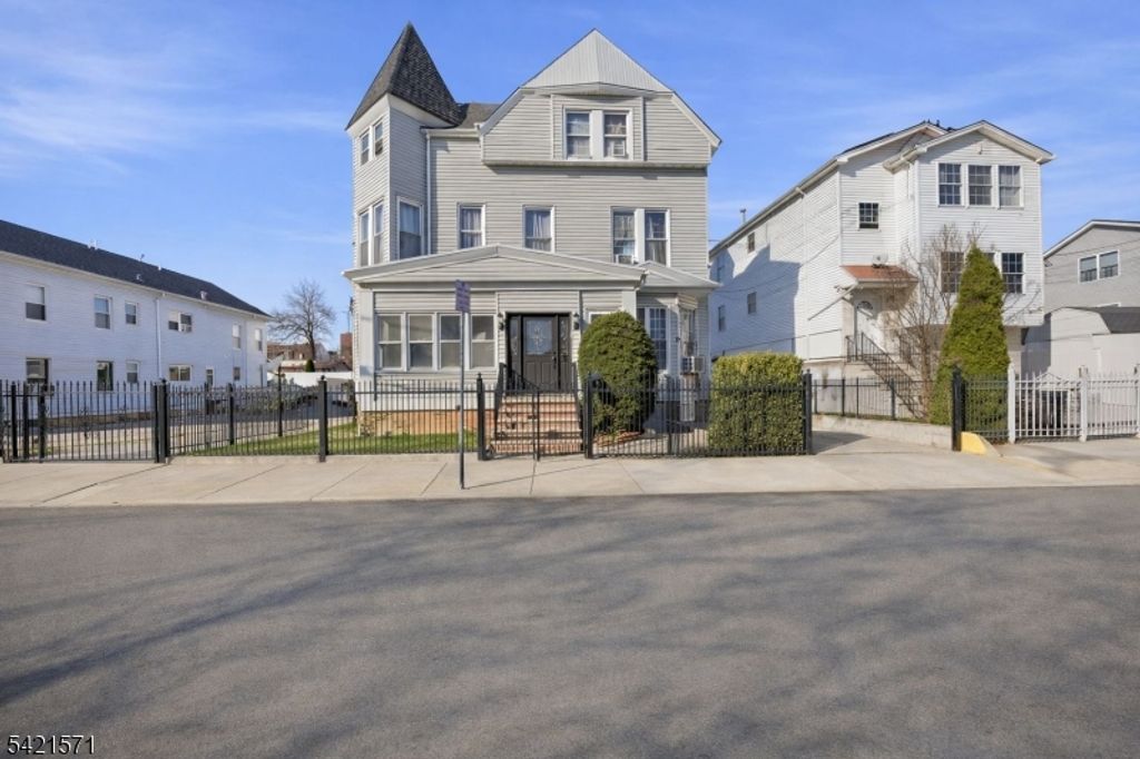 13 May St, Newark City, NJ 07104