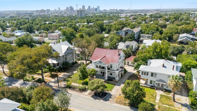932 W Woodlawn Ave, San Antonio, TX 78201