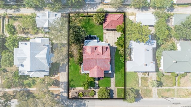 932 W Woodlawn Ave, San Antonio, TX 78201