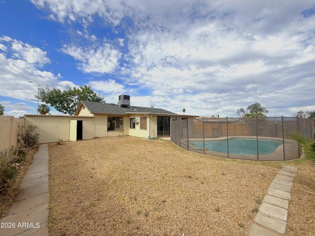 945 W GEMINI Drive, Tempe, AZ 85283