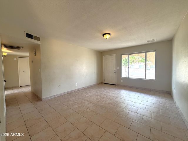 945 W GEMINI Drive, Tempe, AZ 85283