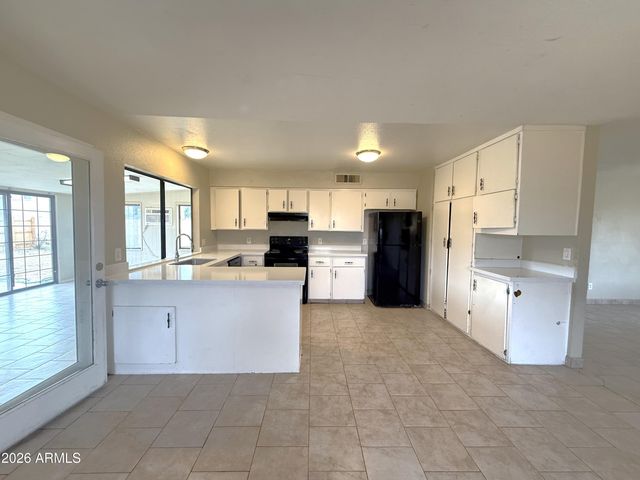 945 W GEMINI Drive, Tempe, AZ 85283