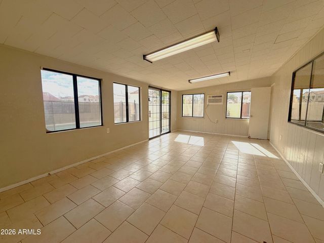 945 W GEMINI Drive, Tempe, AZ 85283