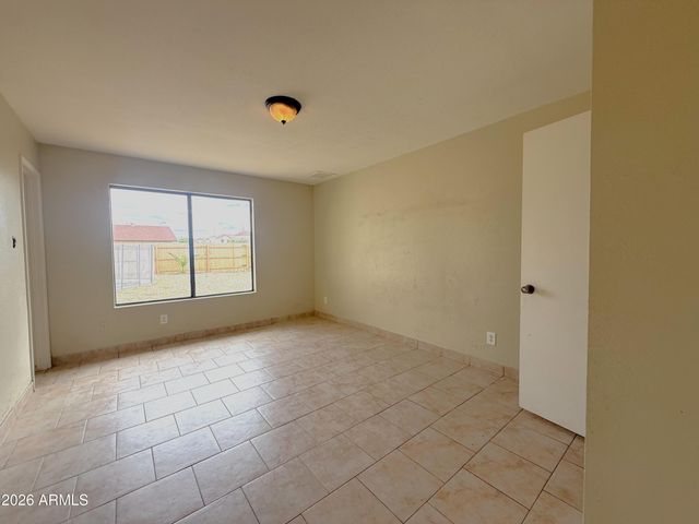 945 W GEMINI Drive, Tempe, AZ 85283