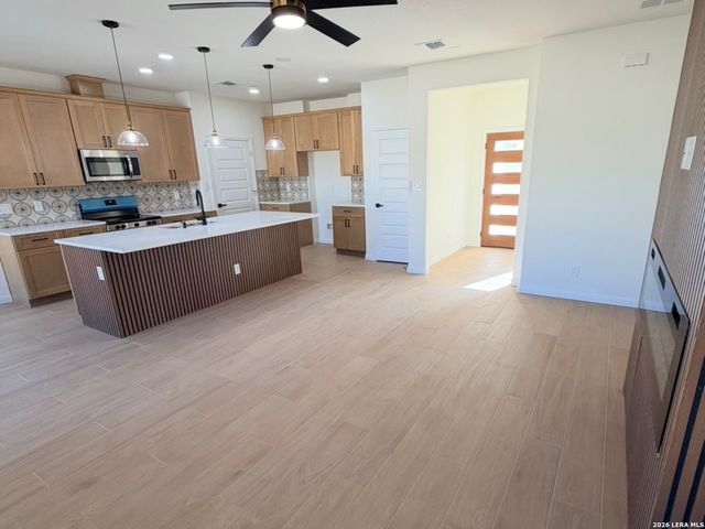 2205 MESA BRK, Schertz, TX 78154