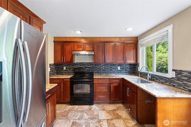13026 103rd Place NE, Kirkland, WA 98034