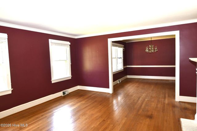 111 Fairlane Road, Greenville, NC 27834