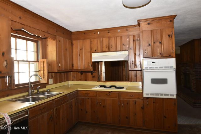 111 Fairlane Road, Greenville, NC 27834