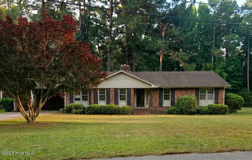 111 Fairlane Road, Greenville, NC 27834