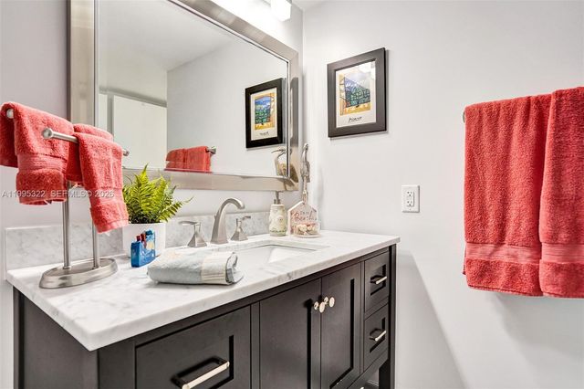 3200 N Port Royale Dr N 1209, Fort Lauderdale, FL 33308