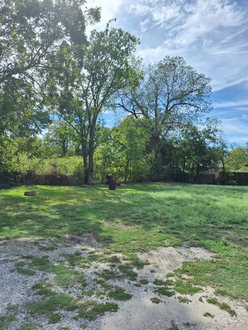 3308 King Street, Greenville, TX 75401