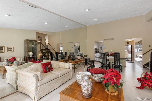 28440 Villa Court suite 507, Southfield, MI 48076