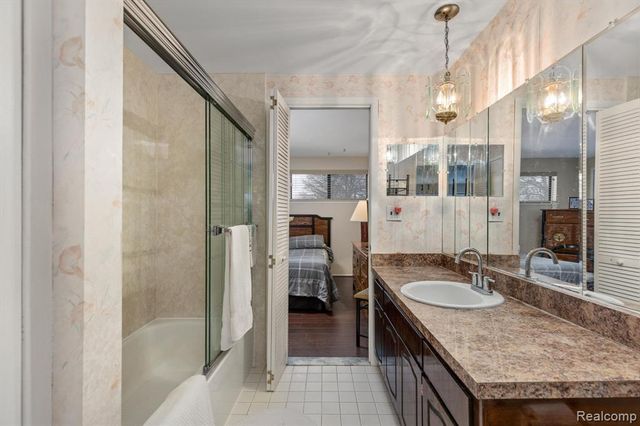 28440 Villa Court suite 507, Southfield, MI 48076