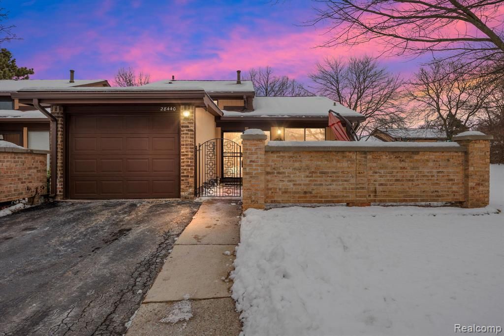 28440 Villa Court suite 507, Southfield, MI 48076