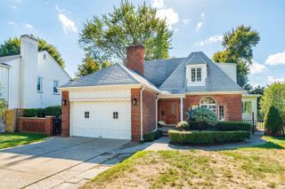 153 Ridgemont Road, Grosse Pointe Farms, MI 48236