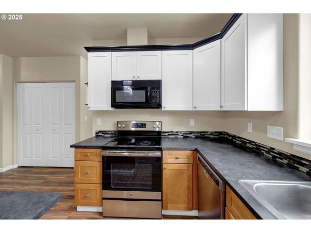 1725 ALLEA Dr, Eugene, OR 97404