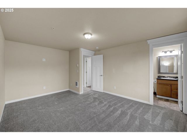 1725 ALLEA Dr, Eugene, OR 97404