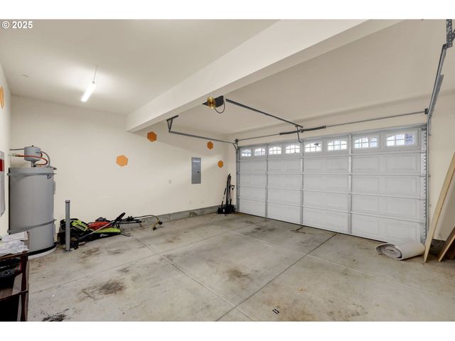 1725 ALLEA Dr, Eugene, OR 97404