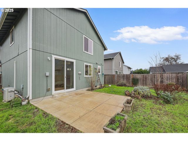 1725 ALLEA Dr, Eugene, OR 97404