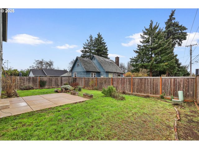 1725 ALLEA Dr, Eugene, OR 97404