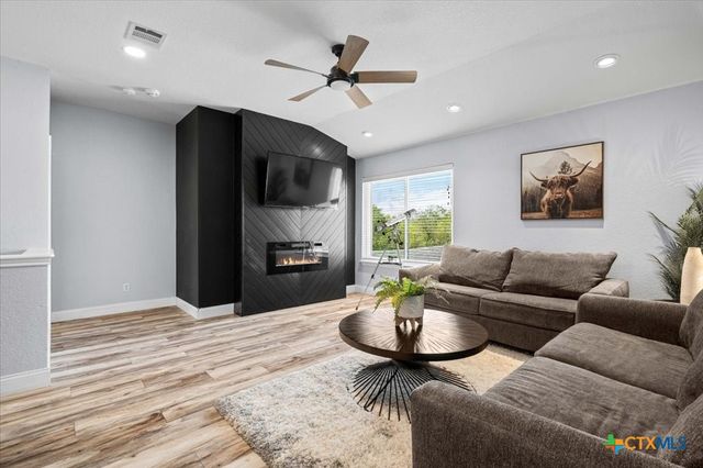 821 Bella Vista Circle, Kyle, TX 78640