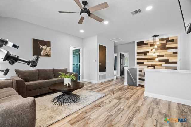 821 Bella Vista Circle, Kyle, TX 78640
