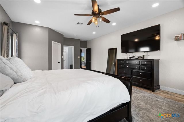 821 Bella Vista Circle, Kyle, TX 78640