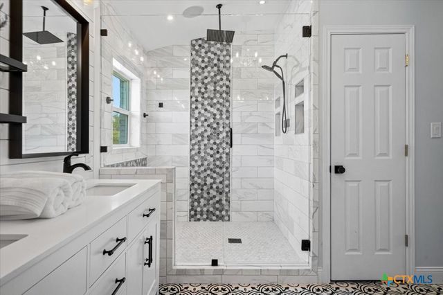 821 Bella Vista Circle, Kyle, TX 78640