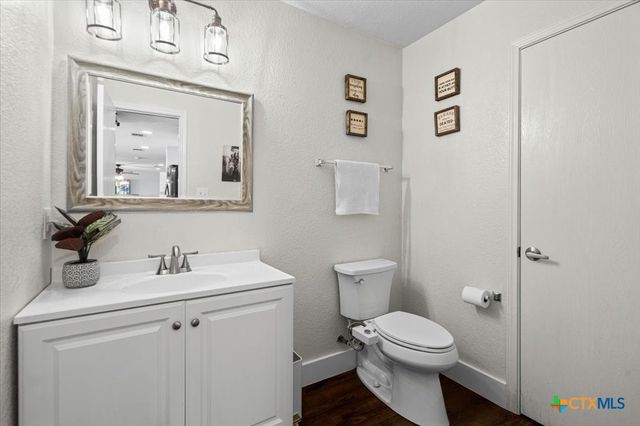 821 Bella Vista Circle, Kyle, TX 78640