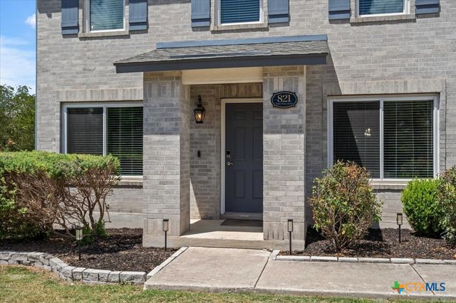 821 Bella Vista Circle, Kyle, TX 78640