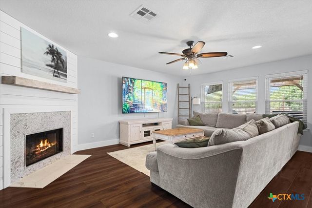 821 Bella Vista Circle, Kyle, TX 78640