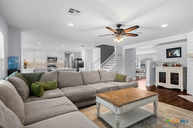 821 Bella Vista Circle, Kyle, TX 78640