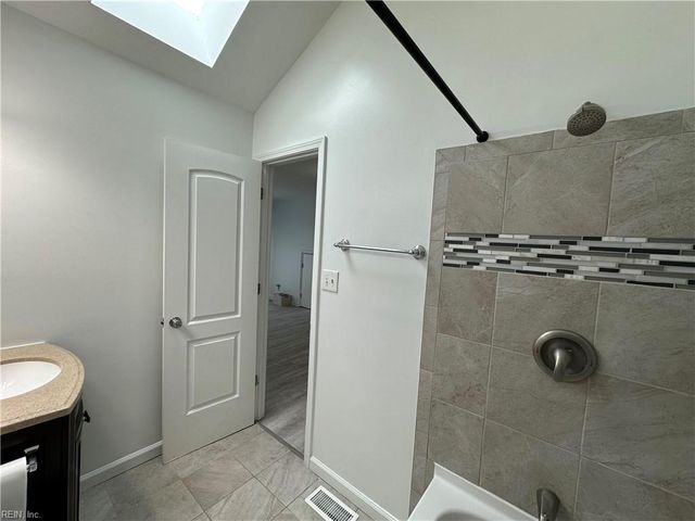 61 Riverchase DR, Hampton, VA 23669