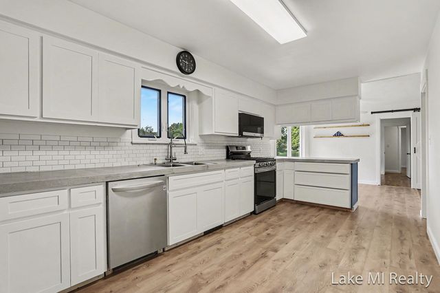 24065 M-78, Pennfield Twp, MI 49017