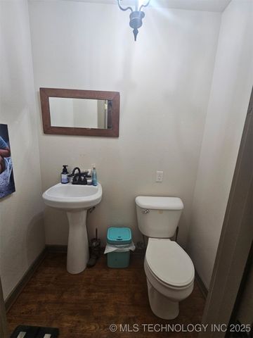 203 E Red Oak Drive, Durant, OK 74701