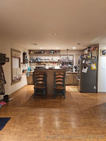 203 E Red Oak Drive, Durant, OK 74701