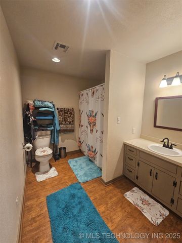 203 E Red Oak Drive, Durant, OK 74701