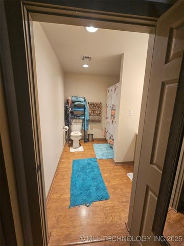 203 E Red Oak Drive, Durant, OK 74701