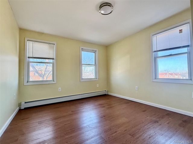 6111 156th Street, Flushing, NY 11367