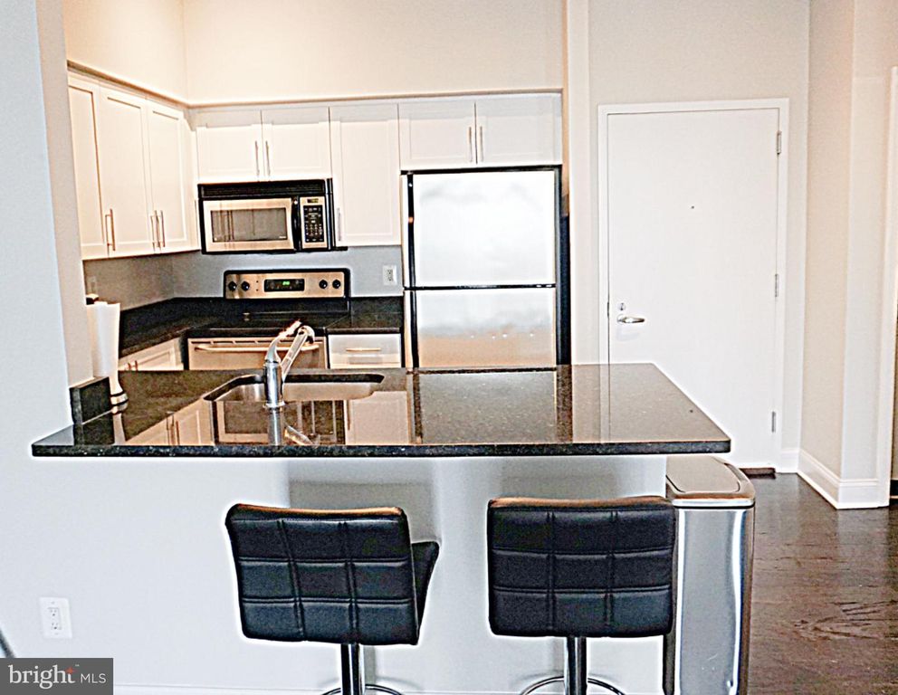 7500 WOODMONT AVE, Bethesda, MD 20814