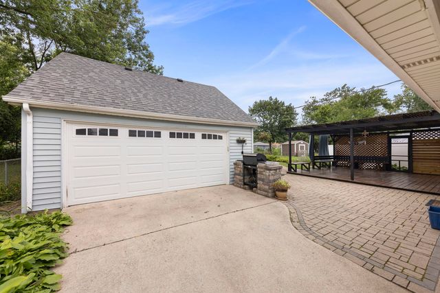 17560 Hillside Avenue, Homewood, IL 60430