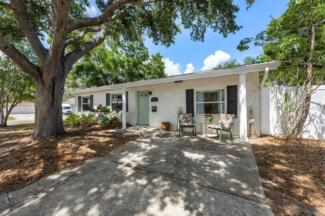 6737 LAUREL STREET N, St Petersburg, FL 33702