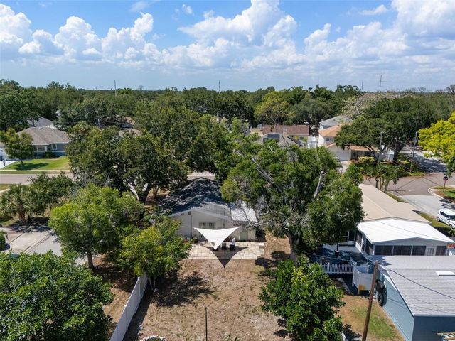 6737 LAUREL STREET N, St Petersburg, FL 33702