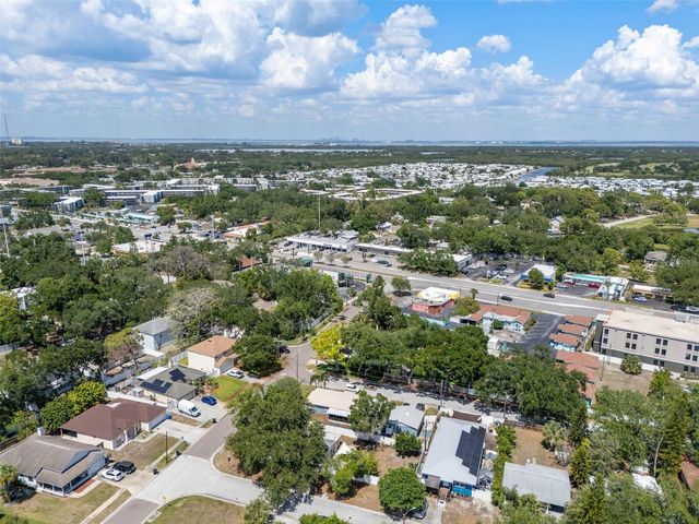 6737 LAUREL STREET N, St Petersburg, FL 33702