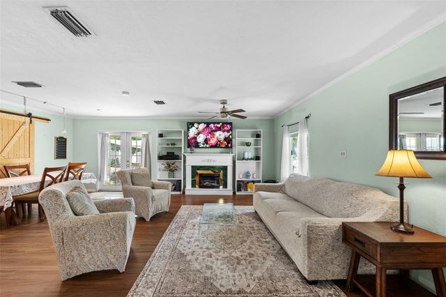 6737 LAUREL STREET N, St Petersburg, FL 33702