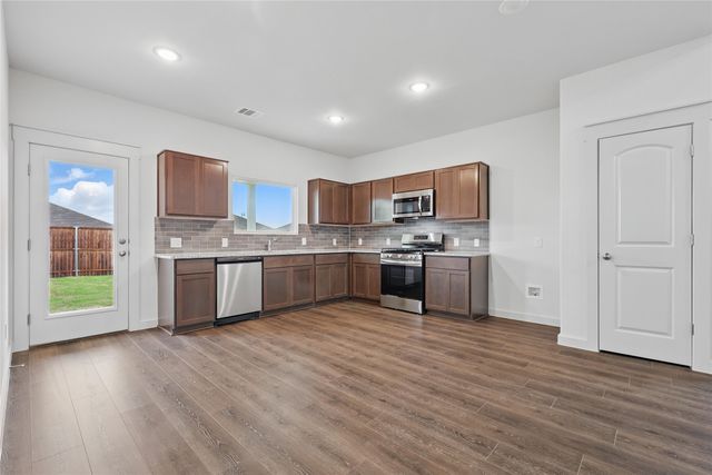 1118 Baker Bridge Drive, Forney, TX 75126