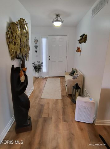 8408 Birchwood Lane, Northwood, OH 43619
