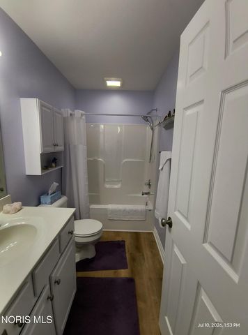 8408 Birchwood Lane, Northwood, OH 43619